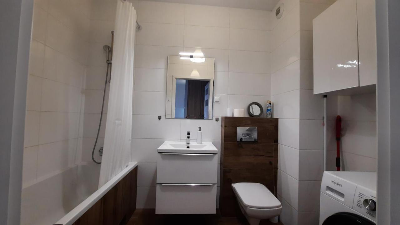 Ursa - Wygodny Apartament I Bezplatny Parking Na Miejscu Lägenhet Warszawa Exteriör bild